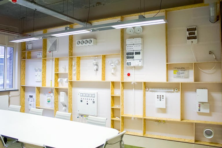 Unique Space Directly Across from Central Station - Image 1