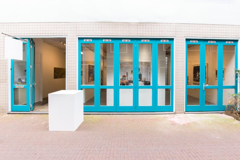 Spacious Showroom in The Center - Image 2