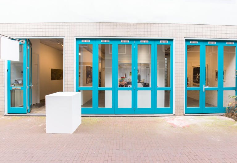 Spacious Showroom in The Center - Image 2