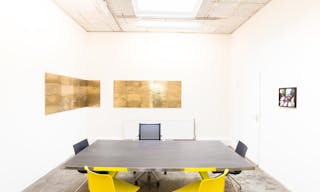 Spacious Showroom in The Center - Image 8