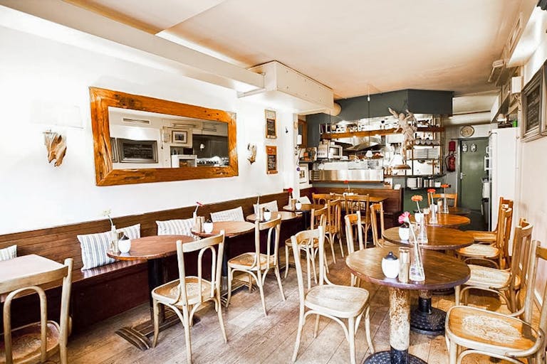 Cozy Cafe on the Famous Amsterdam Canals - Image 2