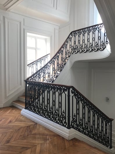 Private Mansion near Saint-Lazare - Image 3