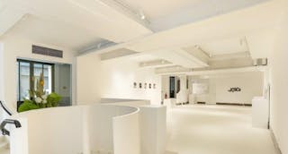 Historically classed Showroom in Saint-Germain - Image 2