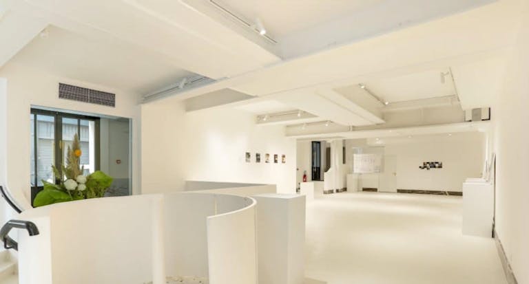 Historically classed Showroom in Saint-Germain - Image 2