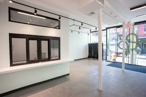Elegant SoHo Storefront with All Glass Front - Image 3