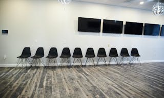 Easy assembly event space for rent - Image 7