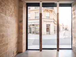 Stunning showroom near the Louvre - Image 11