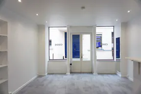 Élégante Boutique Ephémère Rose à Paris - Image 2