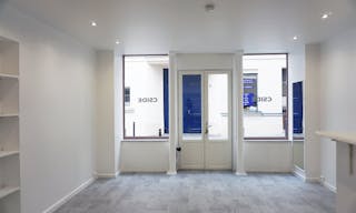 Élégante Boutique Ephémère Rose à Paris - Image 2