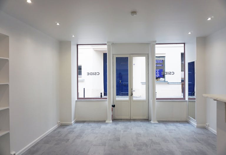 Élégante Boutique Ephémère Rose à Paris - Image 2