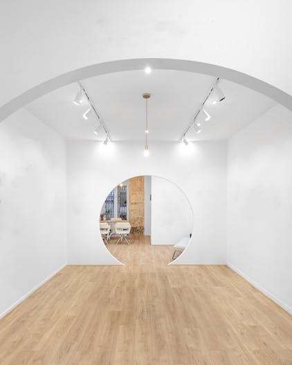 Boutique Ephémère en face des Bains, au coeur du Marais - Image 4