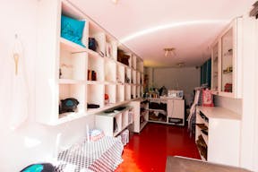 Pop-Up Boutique in Jordaan - Image 3