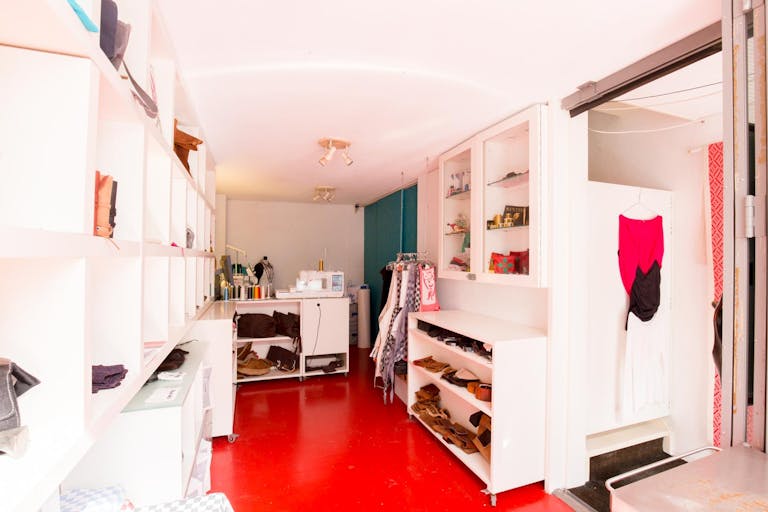 Pop-Up Boutique in Jordaan - Image 4