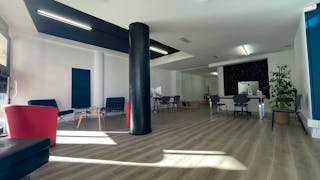 Galerie / Espace bureau / reception / co-working/ tout confort / village en bord de mer / 10 minutes Cannes - Image 5