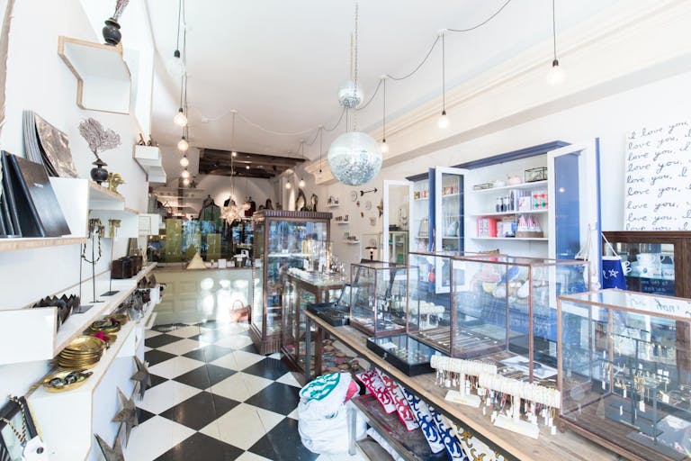 Spacious Boutique in the Heart of Amsterdam - Image 0