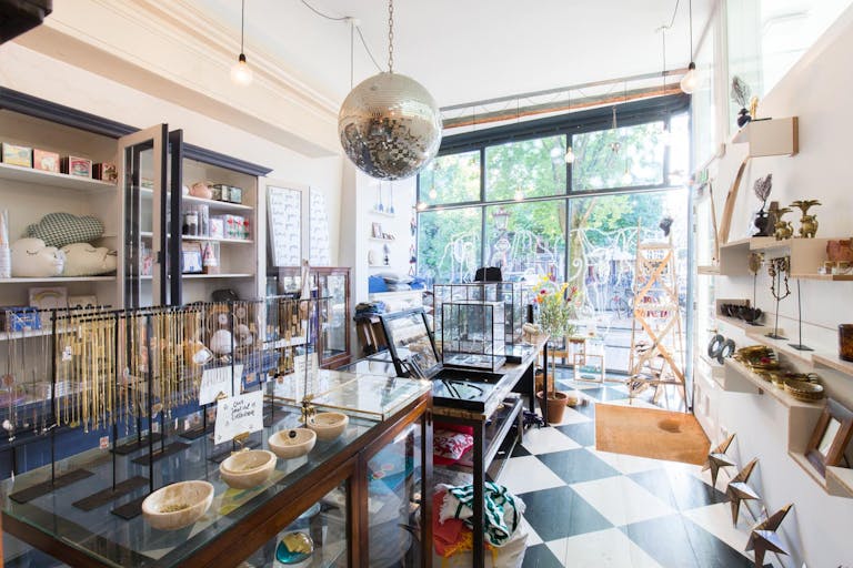 Spacious Boutique in the Heart of Amsterdam - Image 3