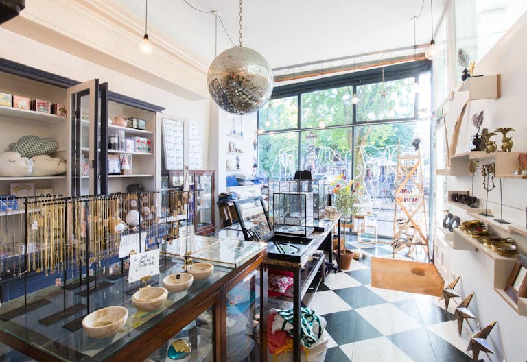 Spacious Boutique in the Heart of Amsterdam - Image 3