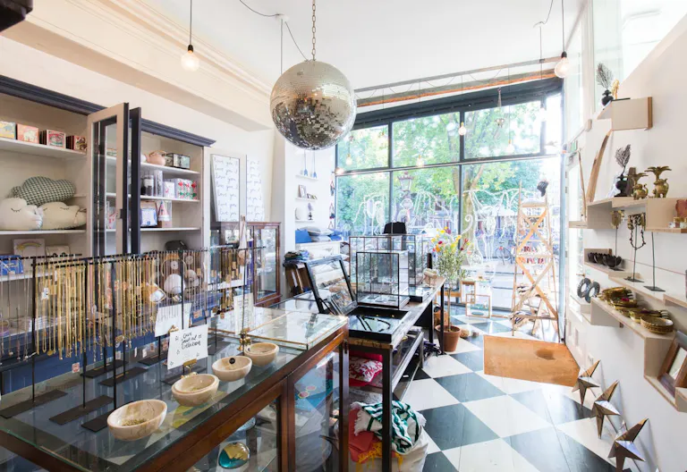 Spacious Boutique in the Heart of Amsterdam - Image 3