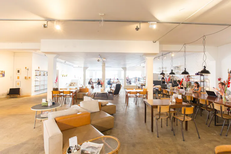 Extensive Open Space in the Vibrant De Pijp neighborhood - Image 0