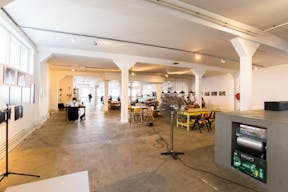 Extensive Open Space in the Vibrant De Pijp neighborhood - Image 4