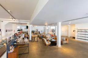 Extensive Open Space in the Vibrant De Pijp neighborhood - Image 8