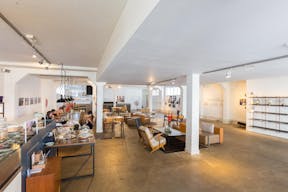 Extensive Open Space in the Vibrant De Pijp neighborhood - Image 8