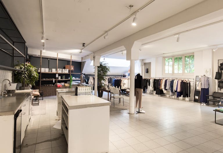 Spacious Boutique in the Trendy Jordaan - Image 2
