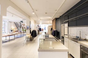Spacious Boutique in the Trendy Jordaan - Image 3