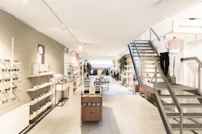 Spacious Boutique in the Trendy Jordaan - Image 7