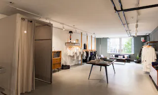 Spacious Boutique in the Trendy Jordaan - Image 9