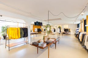 Spacious Boutique in the Trendy Jordaan - Image 11