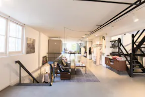 Spacious Boutique in the Trendy Jordaan - Image 15