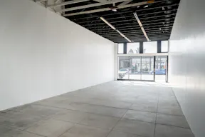 Stunning Retail Space on Iconic Sunset Boulevard - Image 5