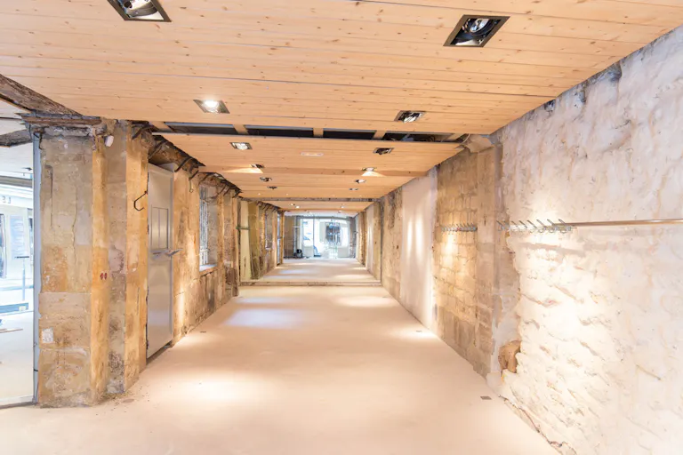 Urban Pop-Up Store in Le Marais - Image 2