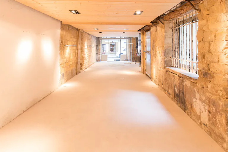 Urban Pop-Up Store in Le Marais - Image 4