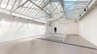 Art Gallery - Showroom in Le Marais - Image 1