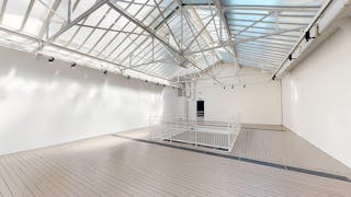 Art Gallery - Showroom in Le Marais - Image 1