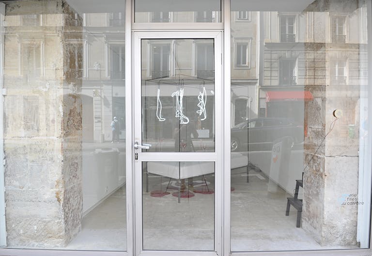 Art Gallery - Showroom in Le Marais - Image 3