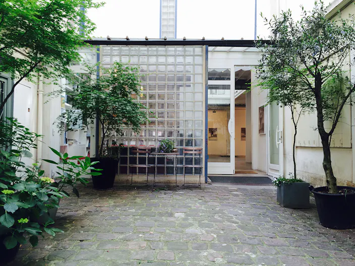 Art Gallery - Showroom in Le Marais - Image 4