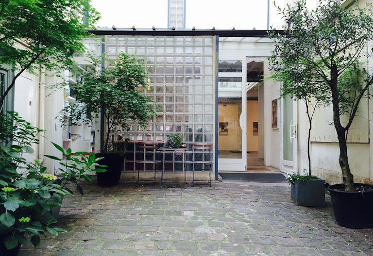 Art Gallery - Showroom in Le Marais - Image 4