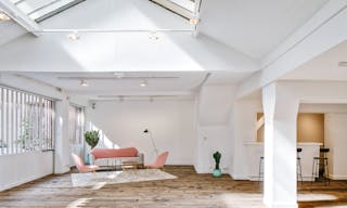 Bright Showroom in Le Marais - Image 1