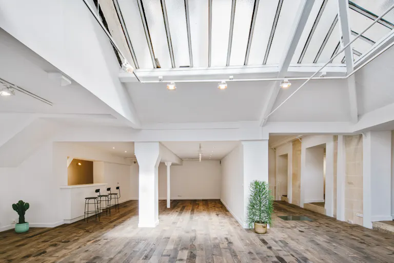 Bright Showroom in Le Marais - Image 2