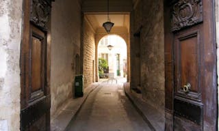 Bright Showroom in Le Marais - Image 8