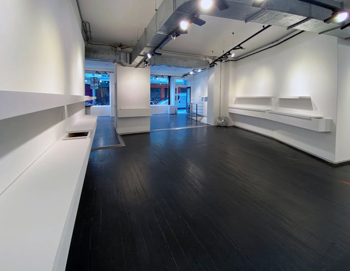 Fashion Week Showroom in Le Marais - Image 2