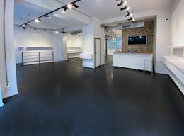 Fashion Week Showroom in Le Marais - Image 3