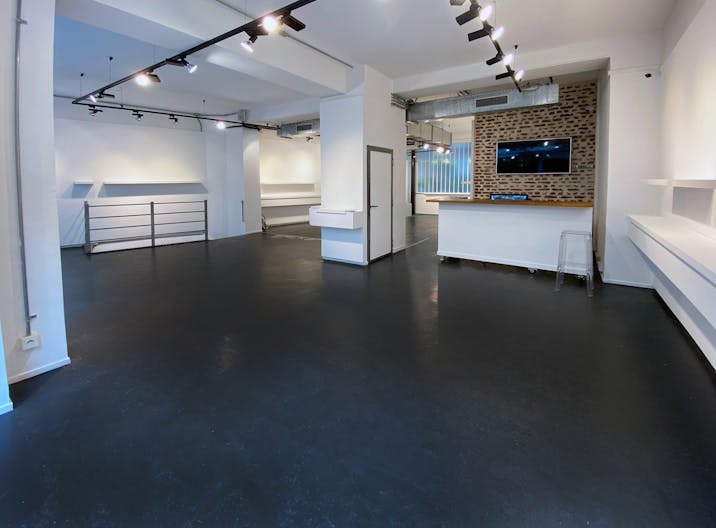 Fashion Week Showroom in Le Marais - Image 3