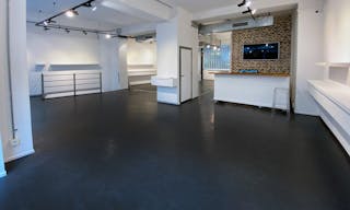 Fashion Week Showroom in Le Marais - Image 3