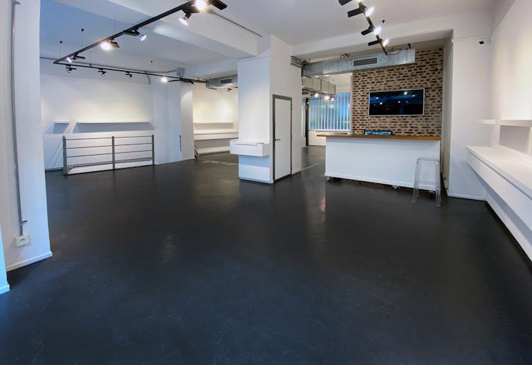 Fashion Week Showroom in Le Marais - Image 3