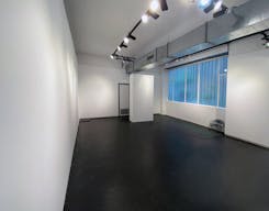 Fashion Week Showroom in Le Marais - Image 5