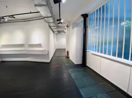 Fashion Week Showroom in Le Marais - Image 7